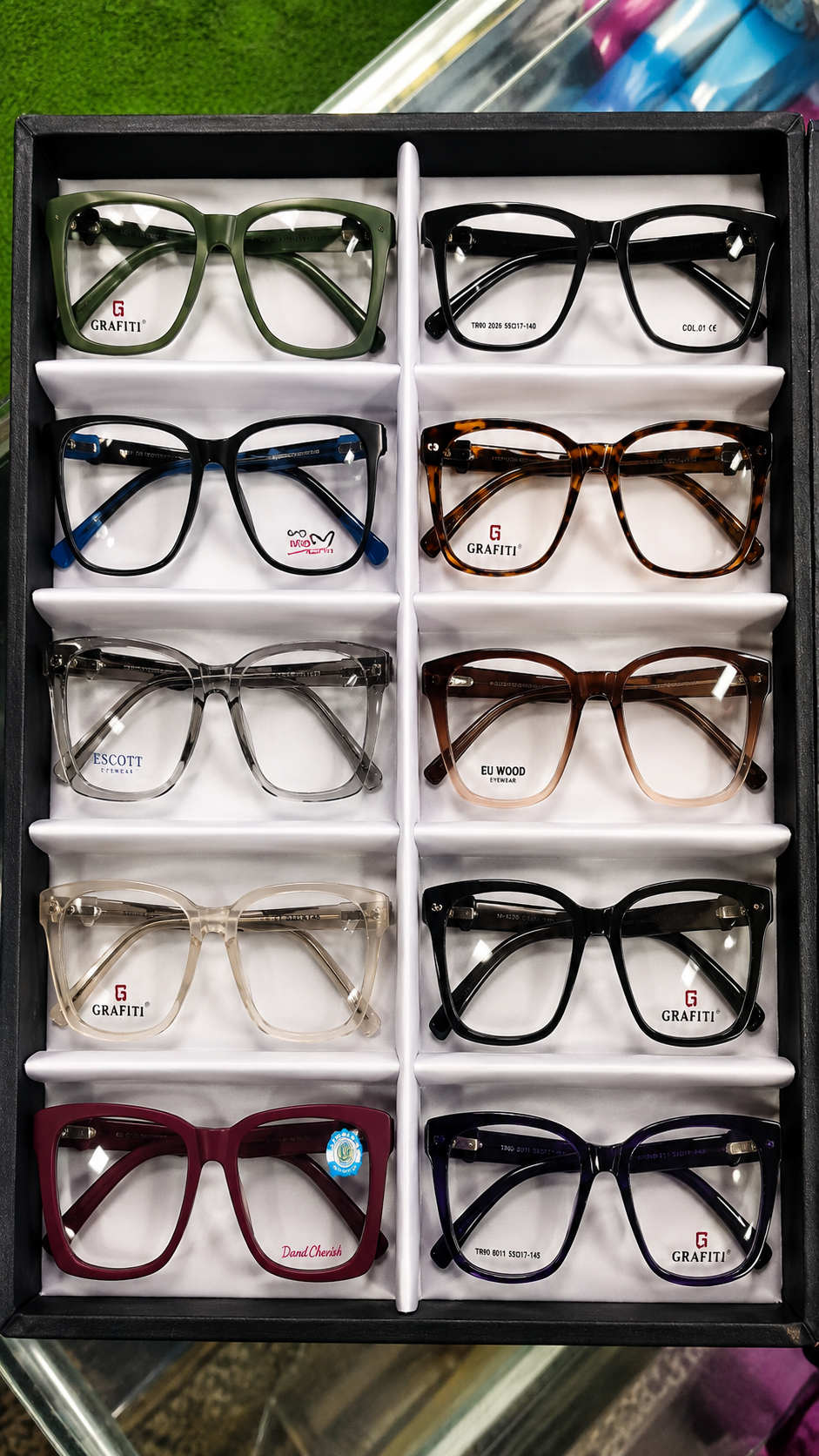 High-index premium optical lens display